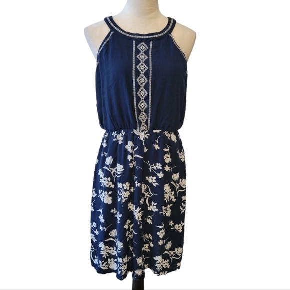 NWT Market & Spruce Maven Embroidered Dress Size Medium - Picture 1 of 4